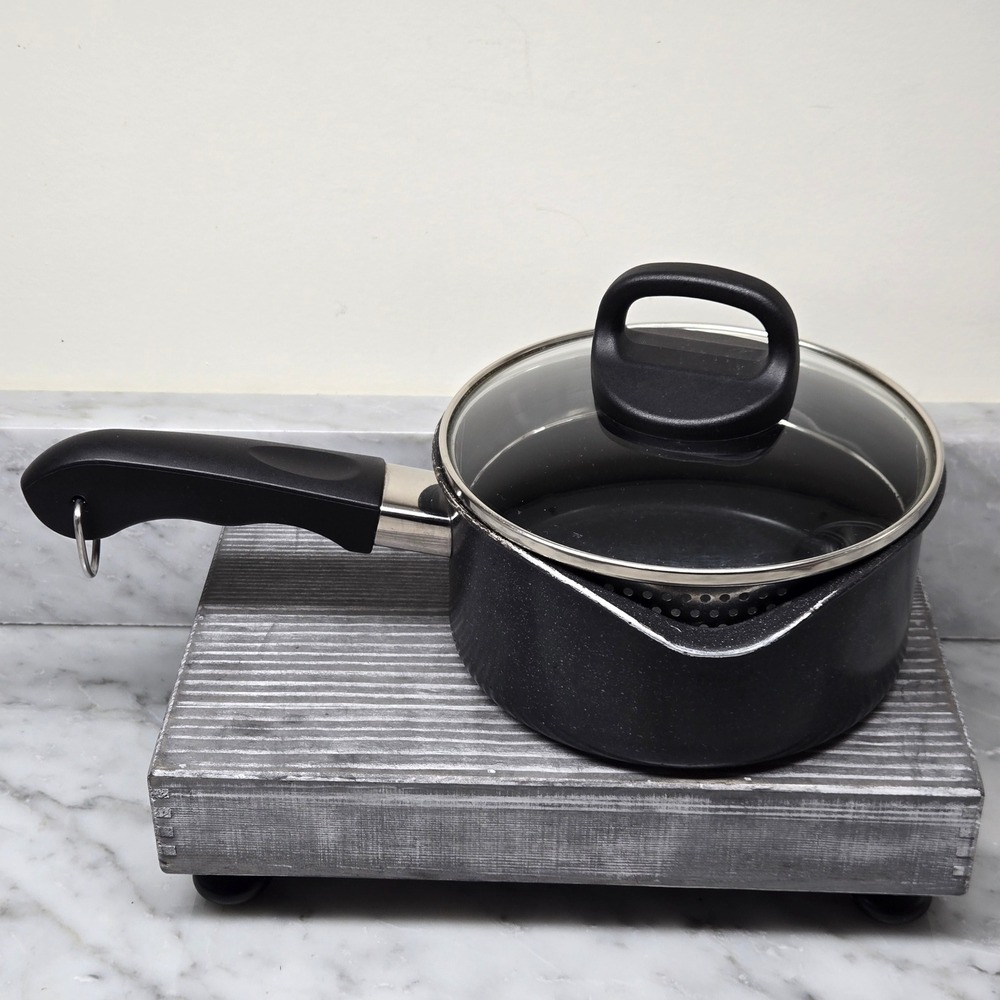 1801 Revere Ware Non-Stick Black Hard Anodized Sauce Pan Dual Spout 1.5 QT w Lid
